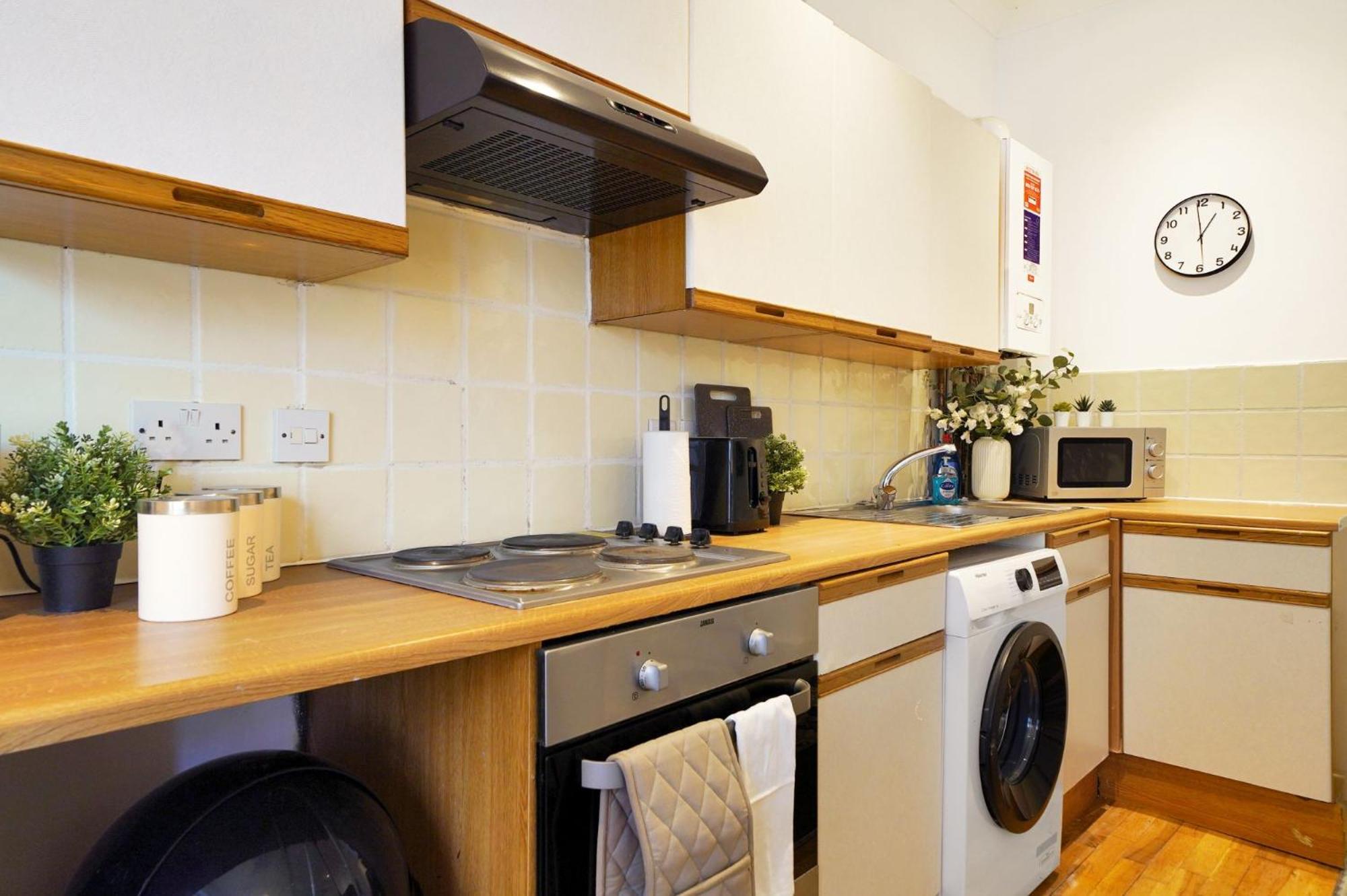 Affordable One Bed Bayswater Special Price Apartament Londra